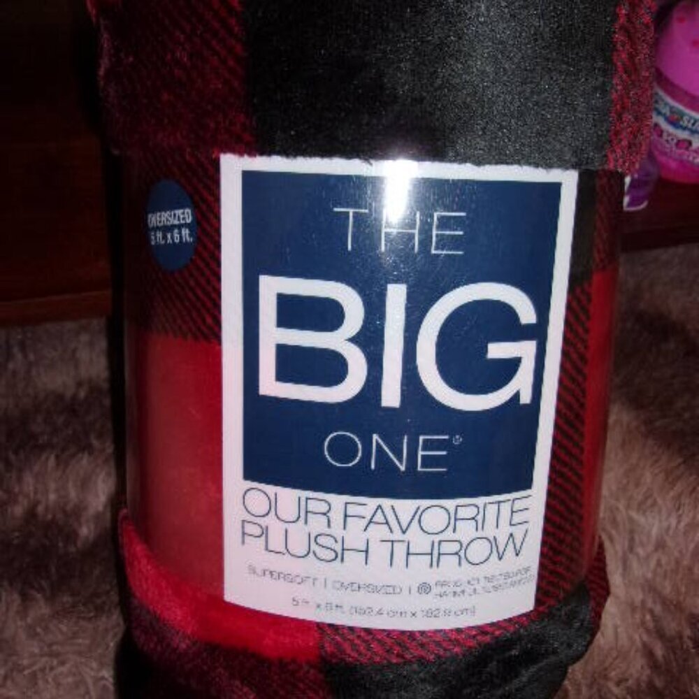 THE BIG ONE Red & Black Burgandy Plaid Soft Oversized Plush Throw Blanket New